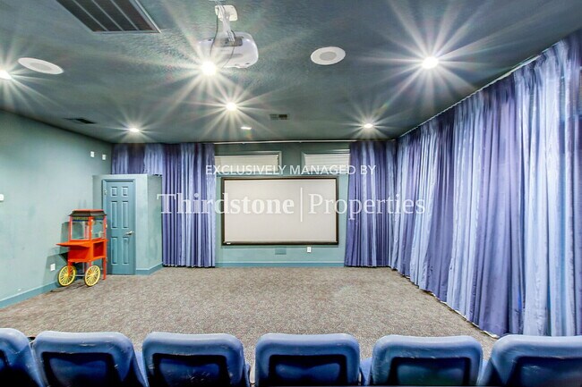 Building Photo - 11 Arbor Club Dr