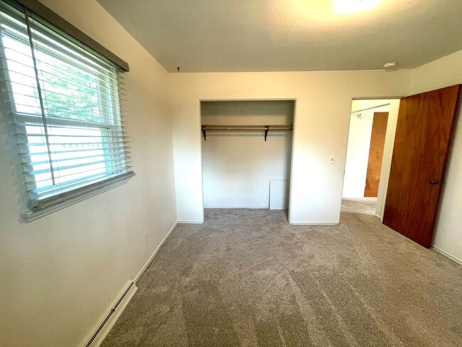 Building Photo - Two Bedroom Home in Portage