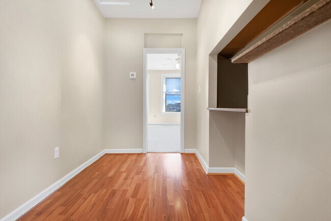Building Photo - 2104 18th St NW