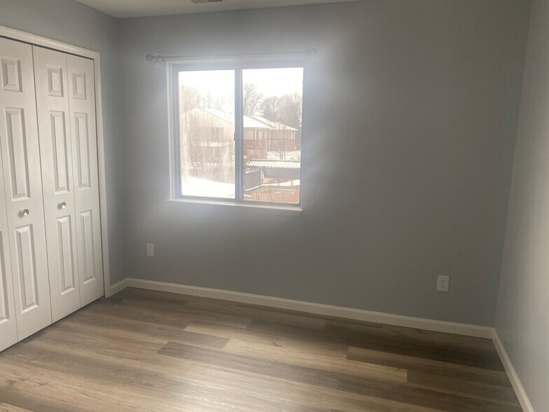 Building Photo - 16546 Clarkson Dr