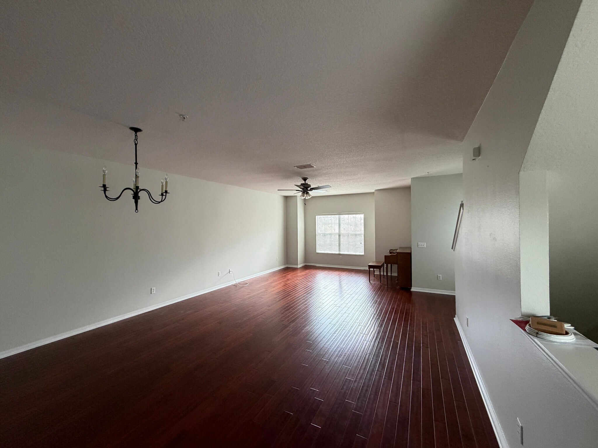 Building Photo - 1525 Cloverbay Ln