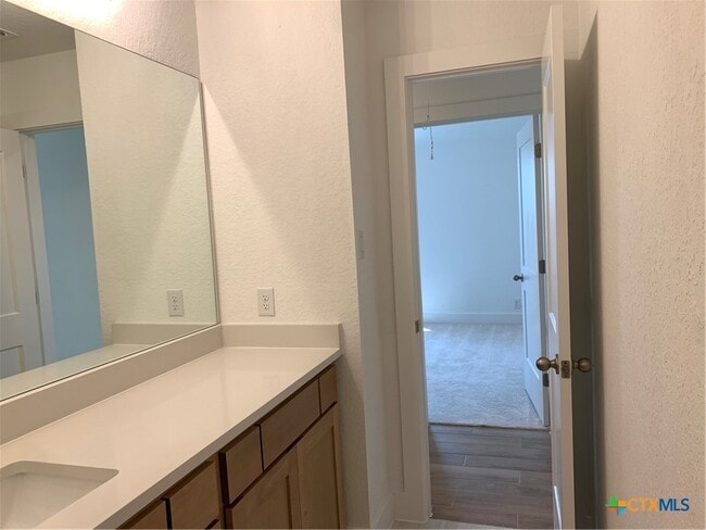 Building Photo - 1048 Easy Gruene