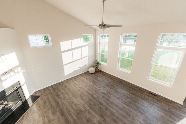 Building Photo - 1125 Juniper Dr