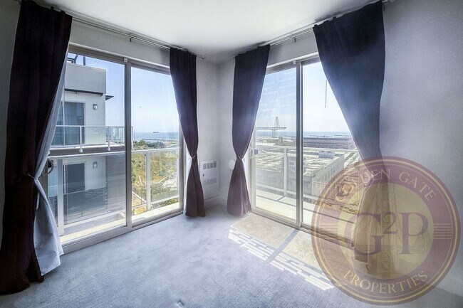 Building Photo - SF Shipyard - 3 BR, 2.5 BA Townhouse 1,634...