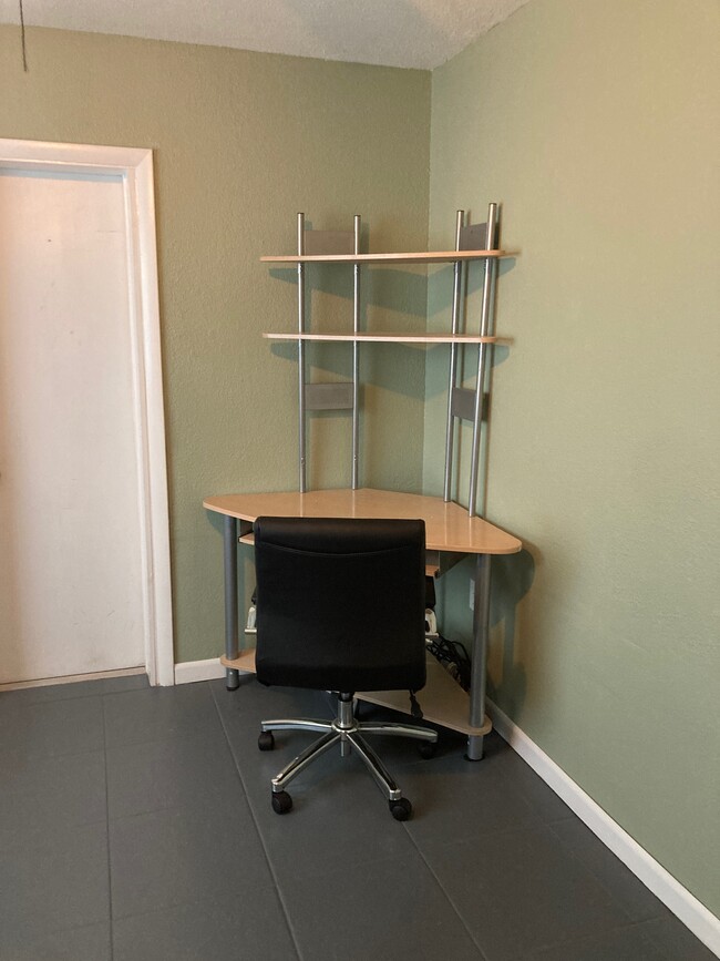 Building Photo - 1933 Madison Ave