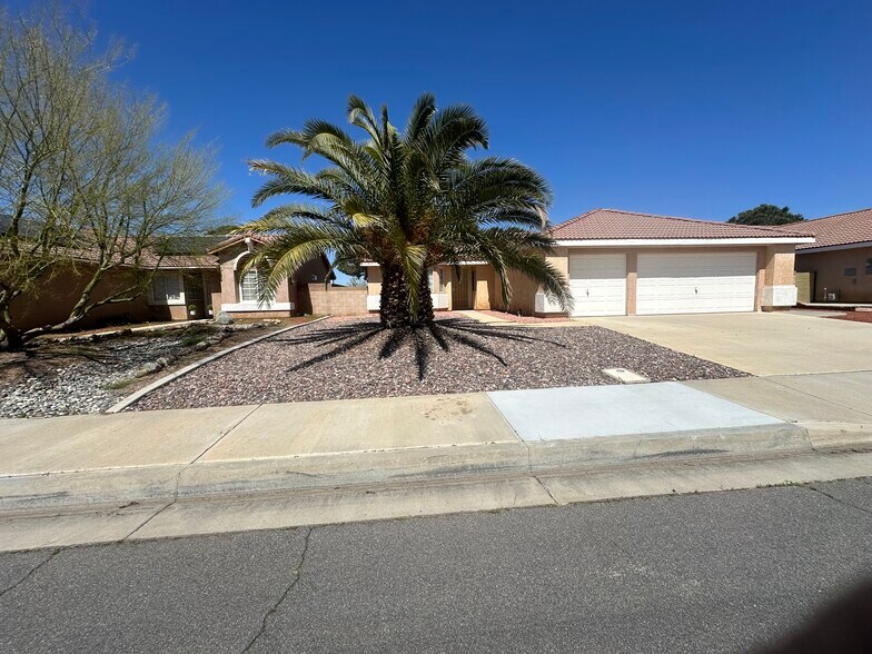Front Yard - 3803 Cocina Ln
