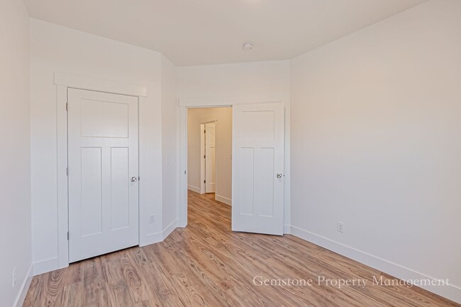 Building Photo - BEAUTIFUL 3 Bed 2.5 Bath Townhome located in Sugar City!