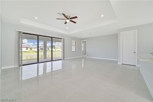 Building Photo - Gorgeous custom built 3/2/1 water front si...