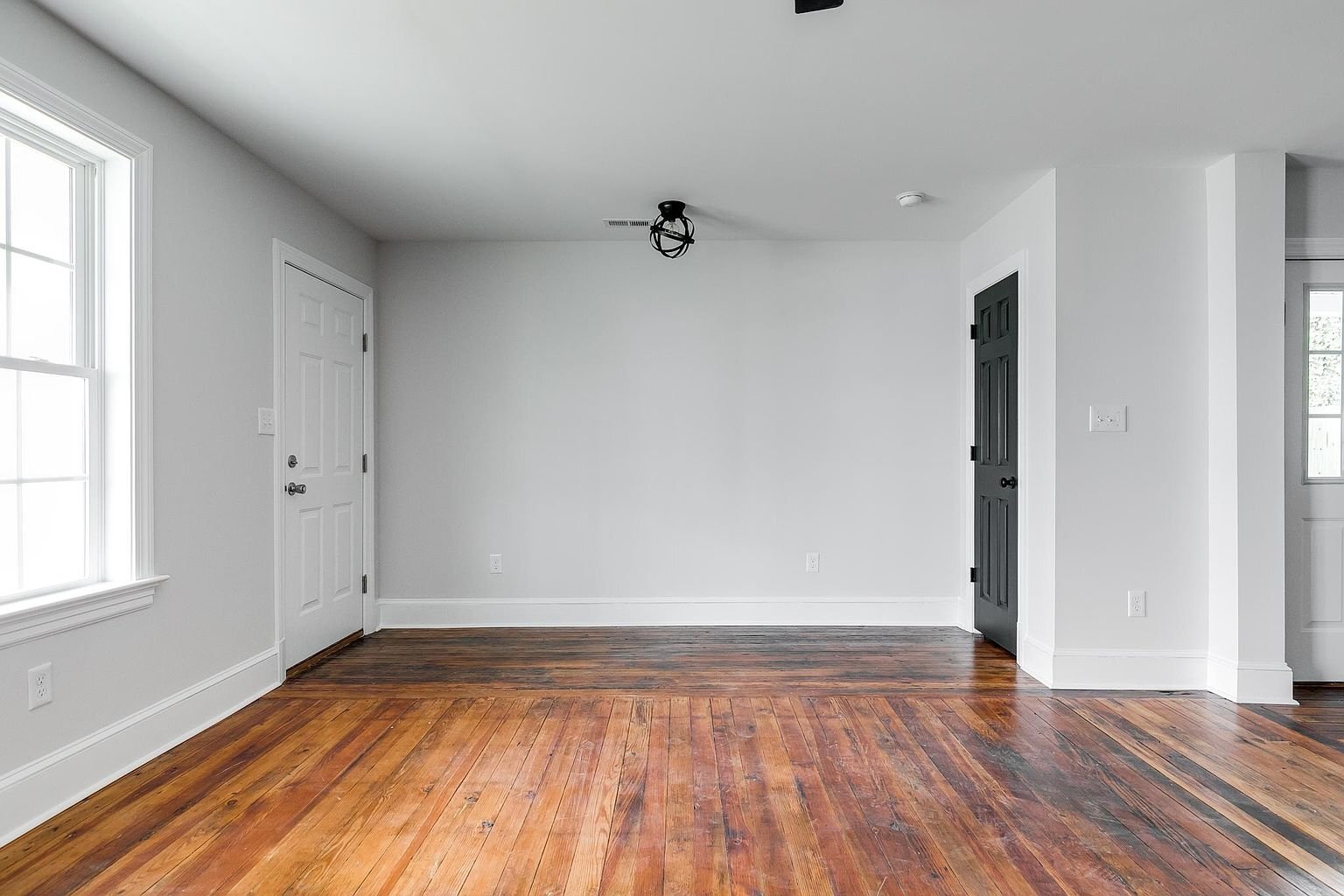Building Photo - 3005 Q St