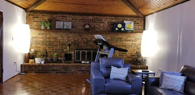 Building Photo - 4 bedroom 2 bath home, 2 car garage, SECLUDED AND PRIVATE, South FAY, 4 acres