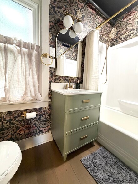 Building Photo - 1018 Mound St