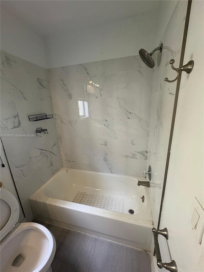 Building Photo - 1499 Presidio Dr