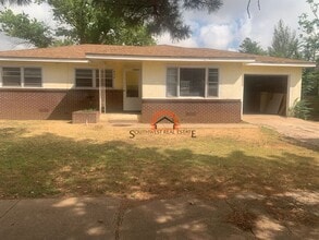 Building Photo - Beautiful 3 bedroom 2 bath home with a 1 car garage.available 4/1/25