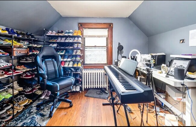 Upstairs Bedroom - 313 E 17th St