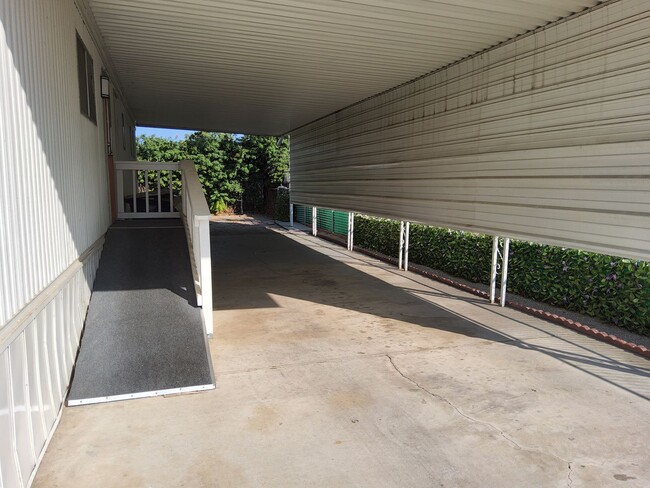 Building Photo - 6225 Tigerflower Dr