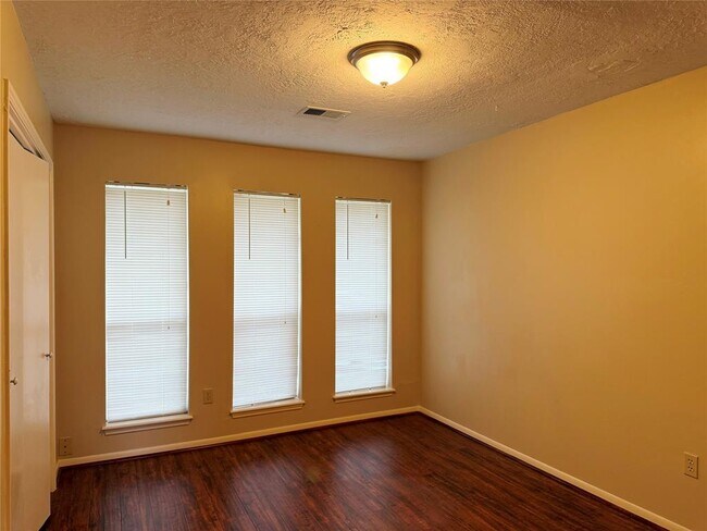 Building Photo - 13430 Exton Ln