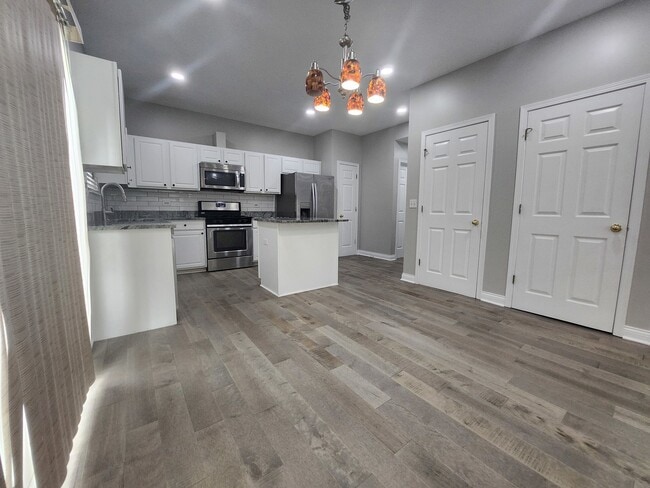 Building Photo - 3832 Baybrook Dr