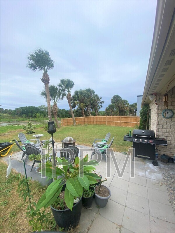 Building Photo - 7288 Rain Forest Dr