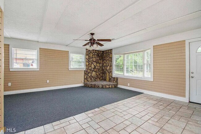 Building Photo - Welcome Home!