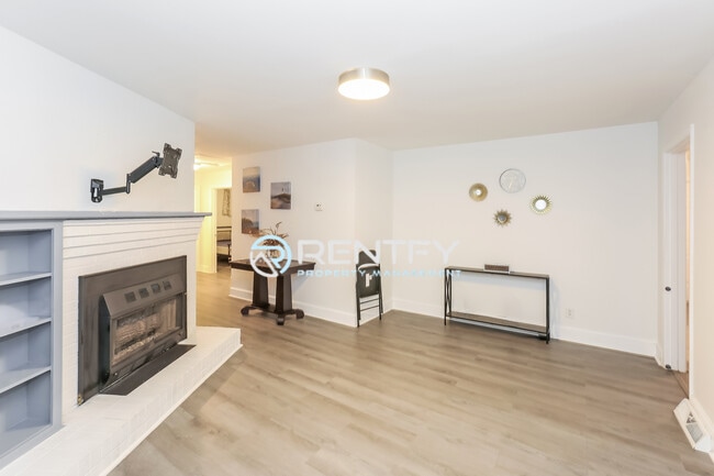 Building Photo - 12428 US-52