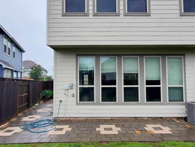 Building Photo - 22639 Sutherland Bend Ln