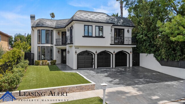 Primary Photo - 5011 Hayvenhurst Ave