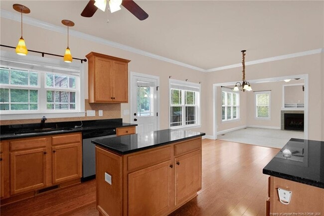 Building Photo - 7260 Sandcastle Ln