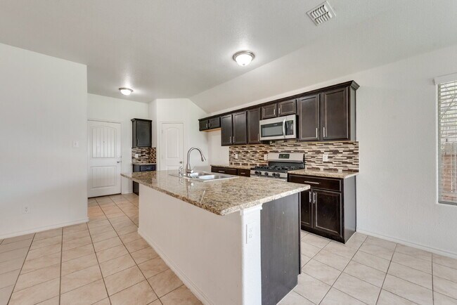 Building Photo - Attractive 4-Bedroom Home in Villages of Eagle Mountain!