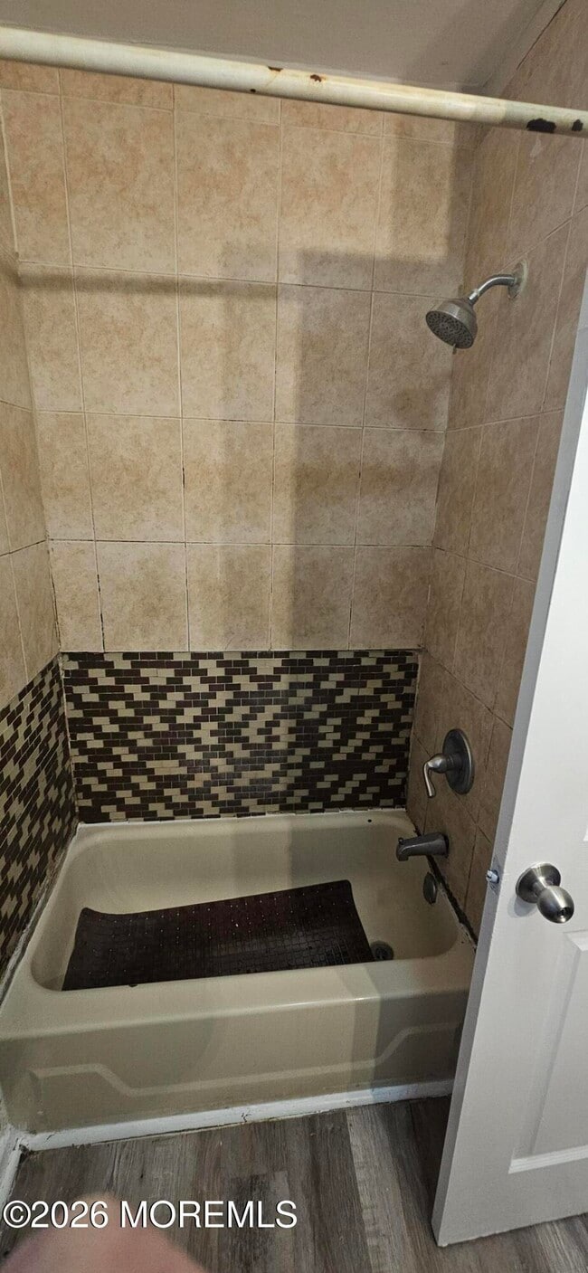 Building Photo - 540 Lamberton St