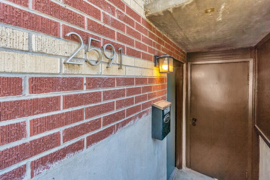 Building Photo - 2591 Pierce St