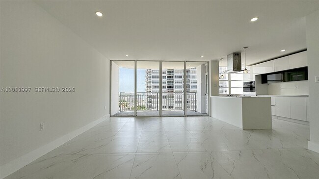 Building Photo - 18061 Biscayne Blvd