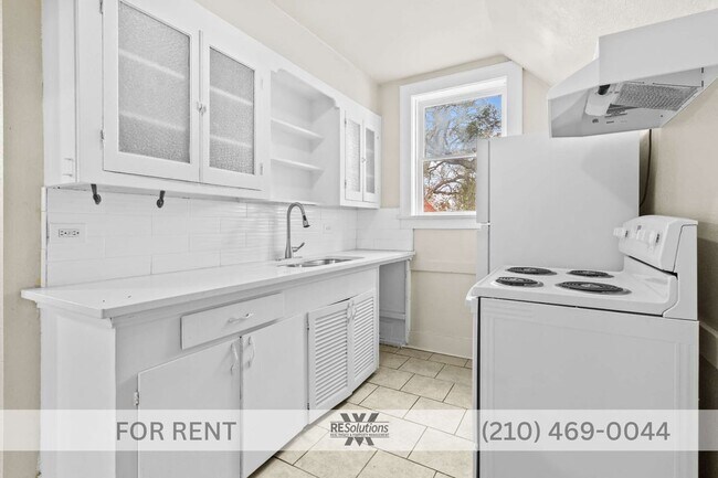 Building Photo - 1618 W Kings Hwy