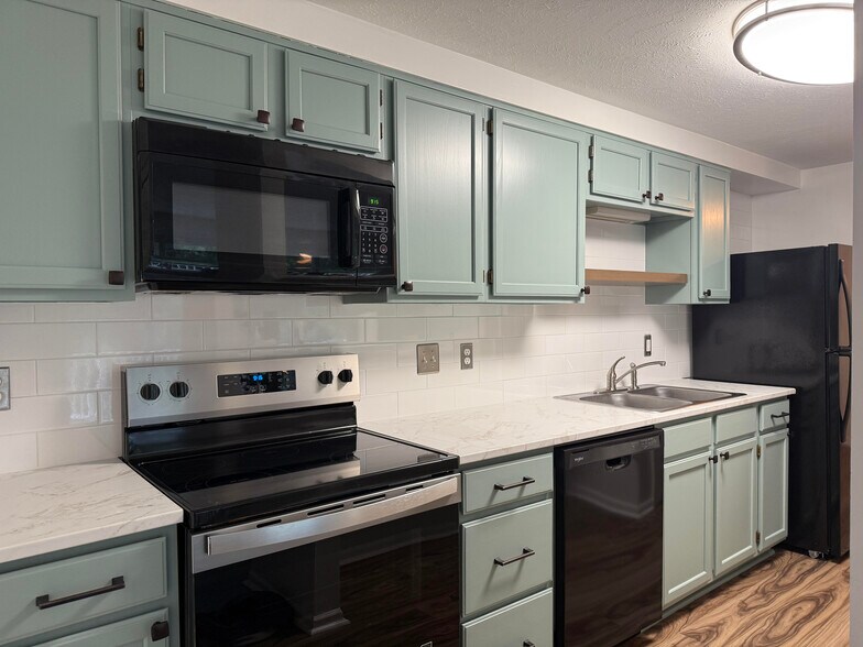 Building Photo - 7600 Portadown Ct
