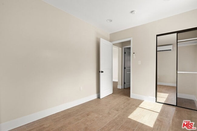 Building Photo - 3006 Acresite St