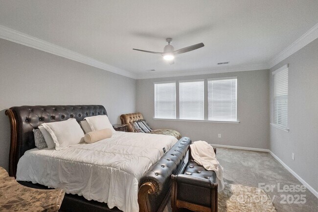 Building Photo - 188 Sweet Briar Dr