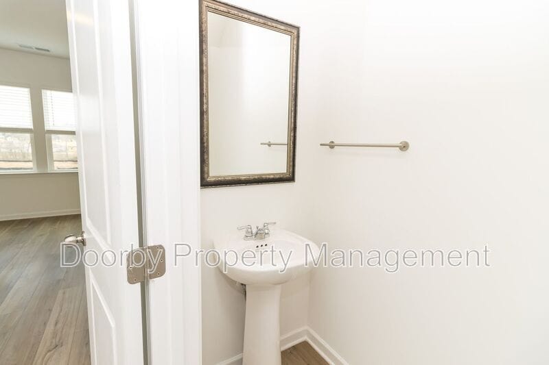 Building Photo - 115 Saddlebred Wy