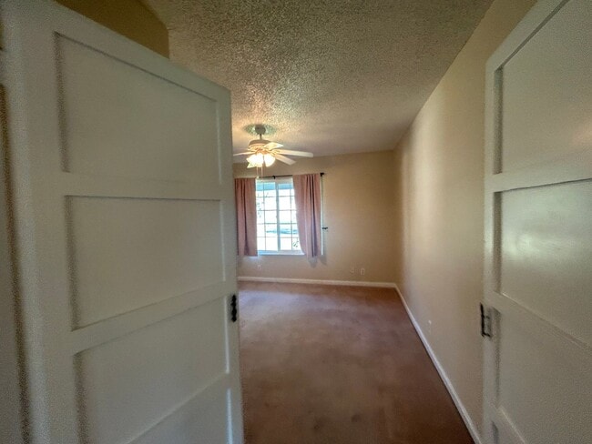 Building Photo - 670 Northwood Dr