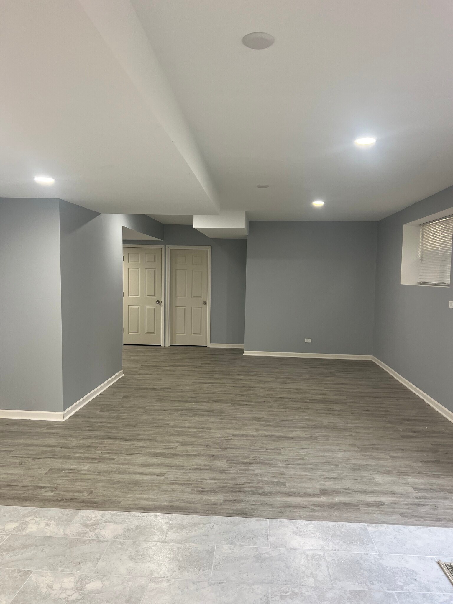 Building Photo - 1 River Hills Ct