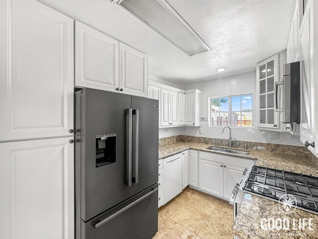 Building Photo - Inviting 3B/1BA Home in Imperial Beach with Patio, Driveway Parking and Coastal Proximity