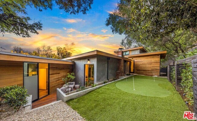 Building Photo - 727 N Beverly Glen Blvd