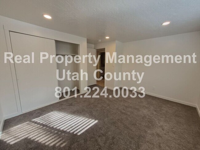 Building Photo - 1146 W 100 N