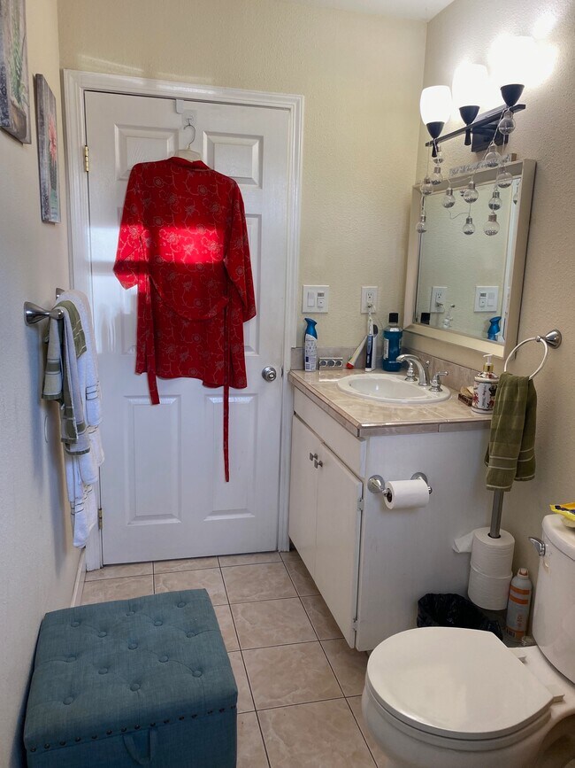 Building Photo - 11602 Lull St