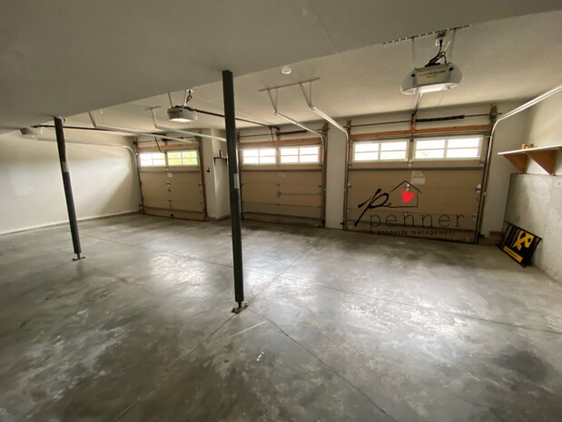 Building Photo - 2207 Cherokee Dr