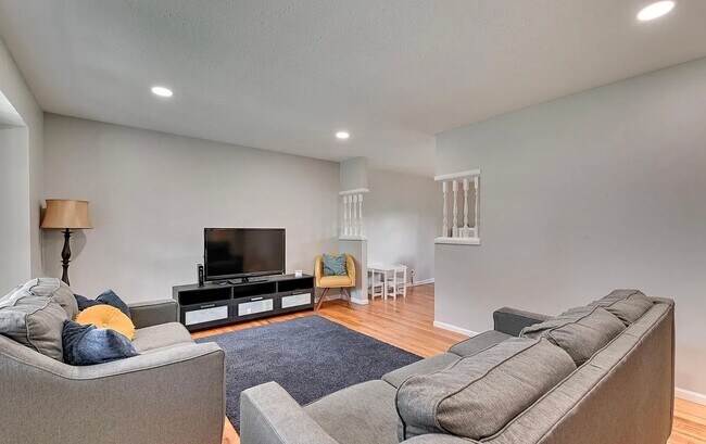 Building Photo - Coming Soon! Bright & Spacious 3 Bed Home with Finished Basement & Huge Backyard