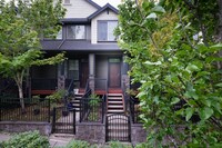 Building Photo - Beautiful Double Master Townhome