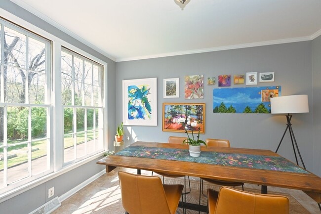 Building Photo - **FURNISHED ONE-SIDE-OF-A-DUPLEX HOME WITH BASEMENT STORAGE MINUTES FROM NASHVILLE WEST AND DOWNT...