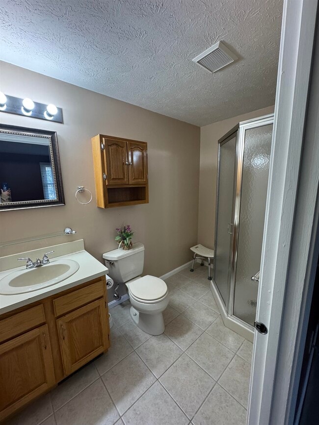 Building Photo - 16 Highbridge Hill Rd