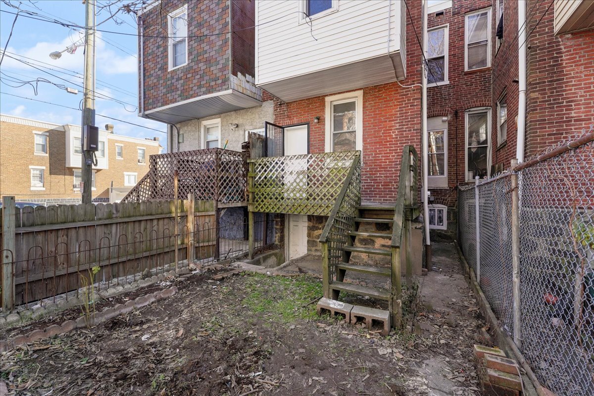 Building Photo - 5703 Willows Ave