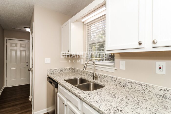 Building Photo - 42 Cedars Glen Cir