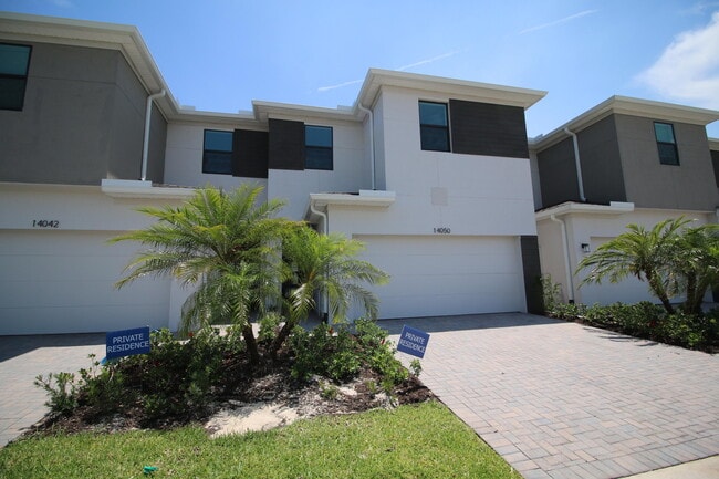 Primary Photo - 14050 SW Thorens Dr